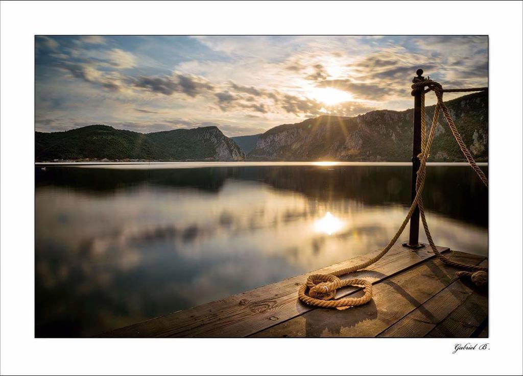 Vila Golful Dunarii ดูโบวา ภายนอก รูปภาพ