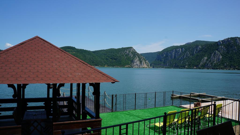 Vila Golful Dunarii ดูโบวา ภายนอก รูปภาพ